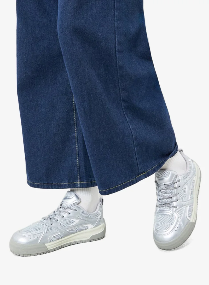 ستايلي اكتيف حذاء رياضي برباط مزين بالدانتيل ومعدني