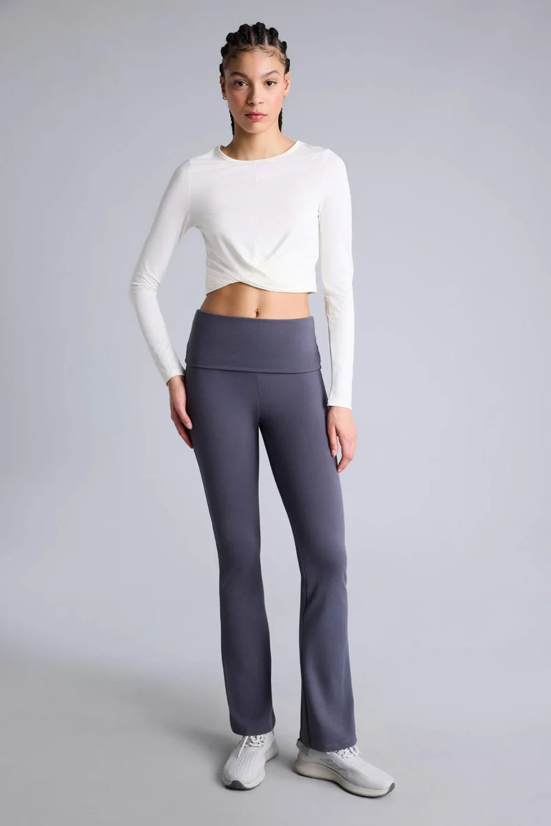 ديفاكتو Long Sleeve T-Shirt