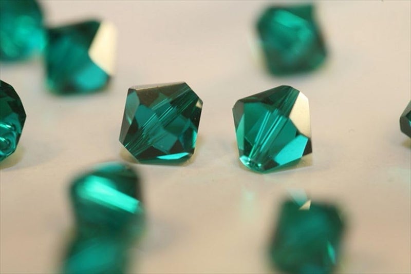Adabele 100pcs Adabele Austrian 4mm (0.16 Inch) Small Faceted Loose Bicone Crystal Beads Emerald Green Compatible with Swarovski Crystals 5301/5328 SSB424 - Image 3