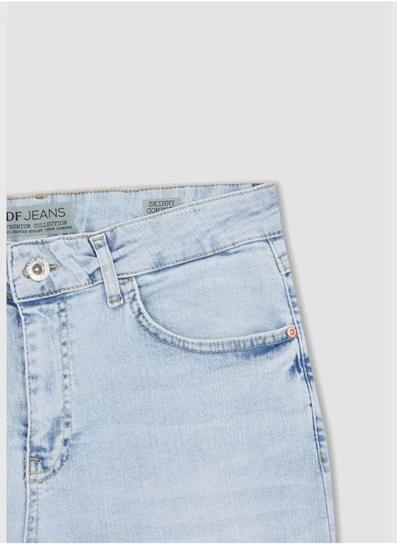 DeFacto Comfort Fit Straight Leg Jeans