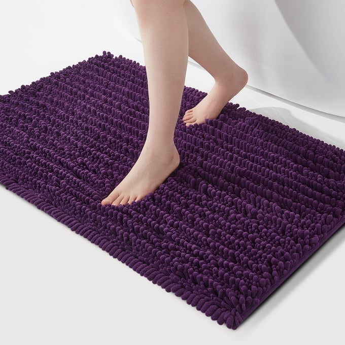 SOFT PLUSH MICROFIBER BATHROOM RUGS ABSORBENT BATH RUGS NON SKID MACHINE WASH DRY BATH MATS FOR TUBSHOWER AND BATH ROOM FLOOR MATS 20X32INCHES PLUM