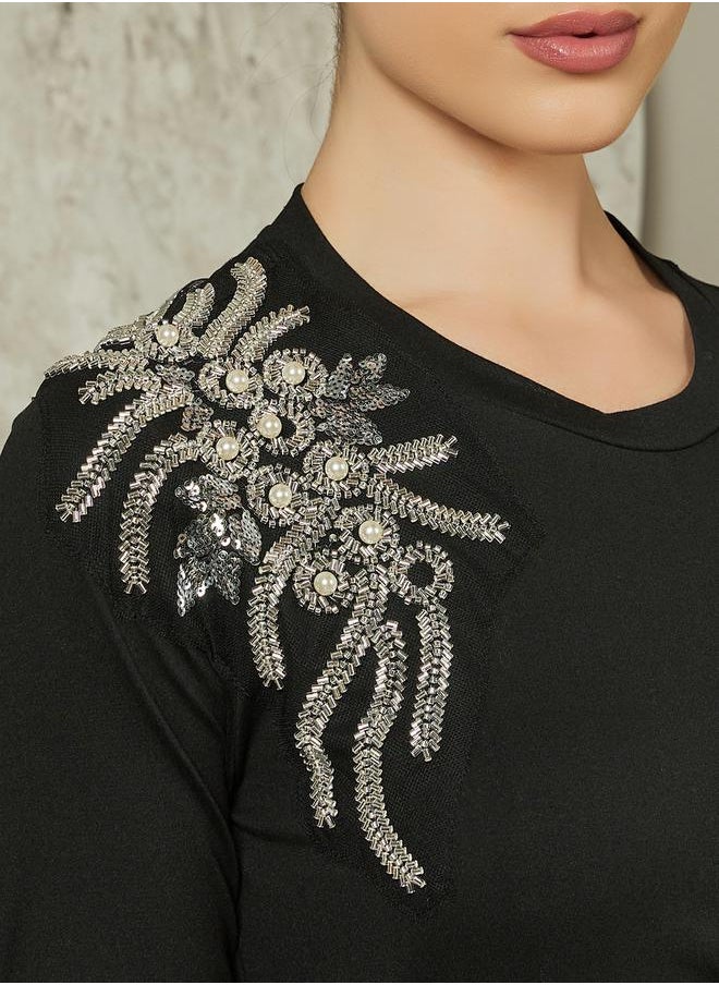 Styli - Embroidered Round Neck Knit Top - Image 1