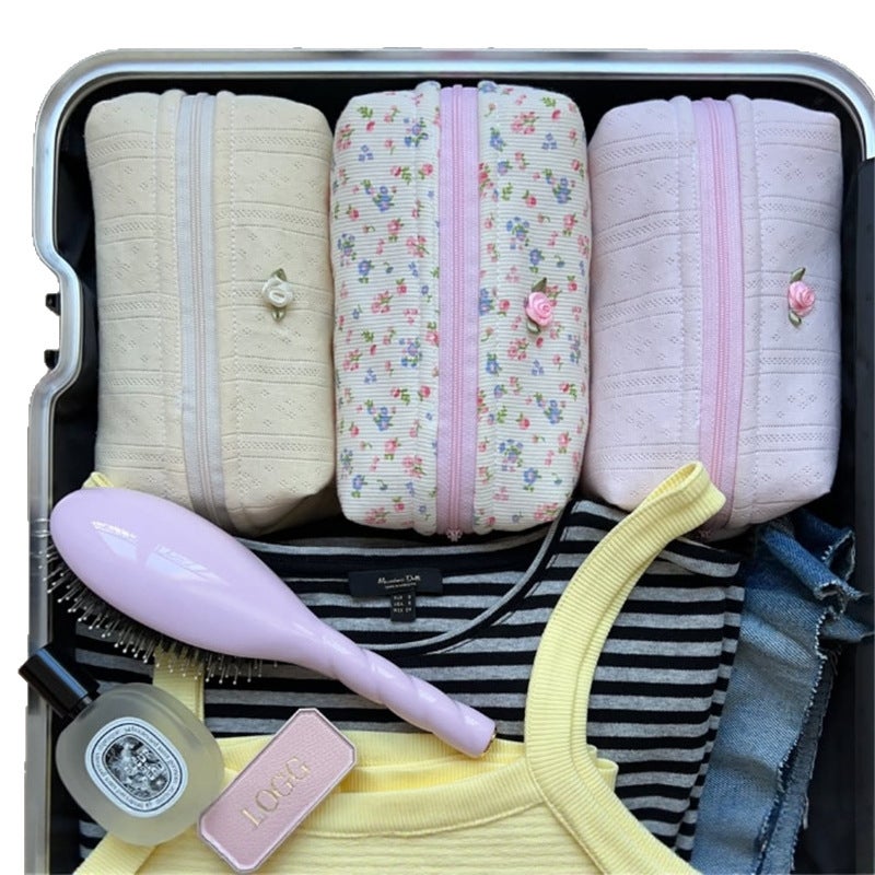 Spot Soft Knitted Cosmetic Bag Cute Flowers Large Capacity Toiletries And Skin Care Product Storage Bag Travel Bag - Image 1