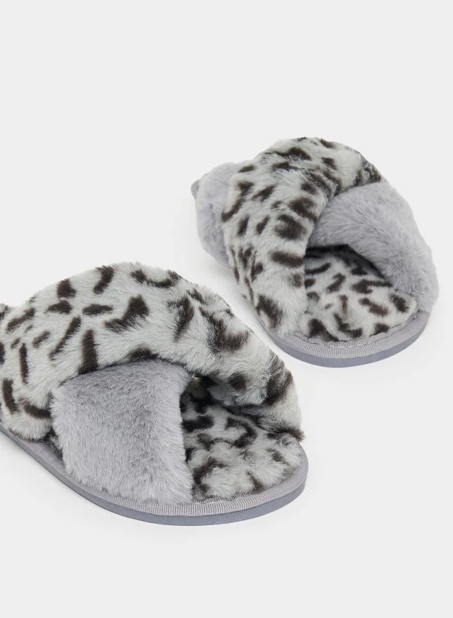 Styli Animal Print Fluffy Bedroom Slippers