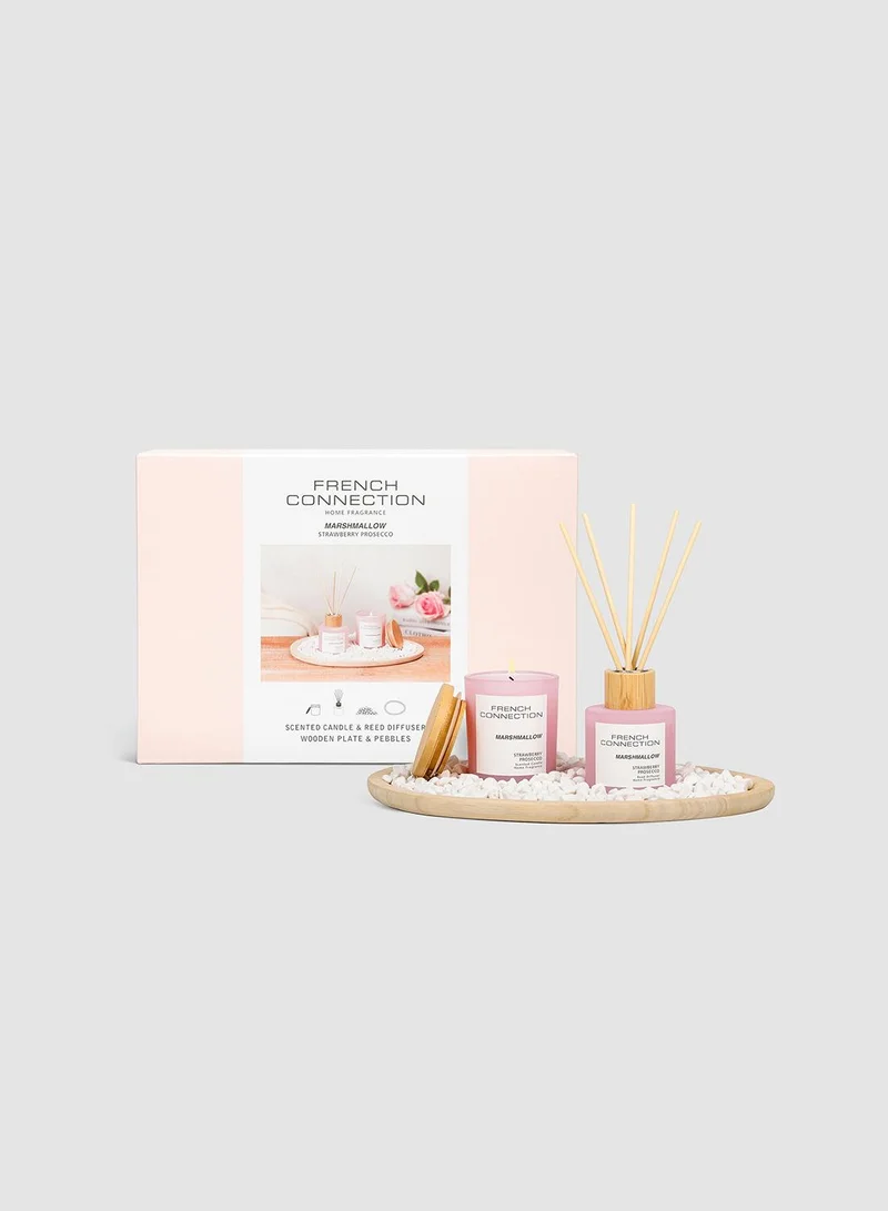 فرنش كونكشن طقم هدايا شمعة وناشر برائحة المارشميلو