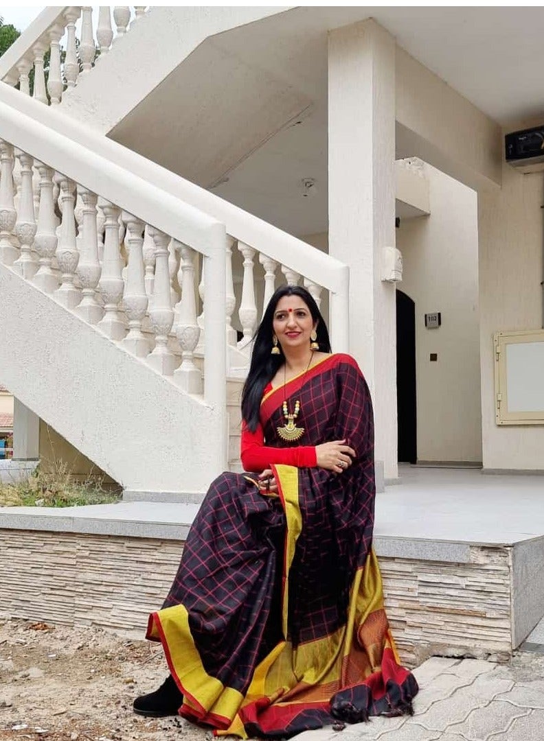 Grab Mantra Linen Cotton Black Saree With Red Colour Chex And Border With Unstitched Blouse  - Image 3