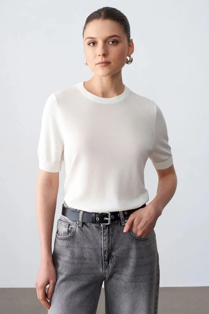 DILVIN Ribbed Crew Neck Short-sleeve Blouse