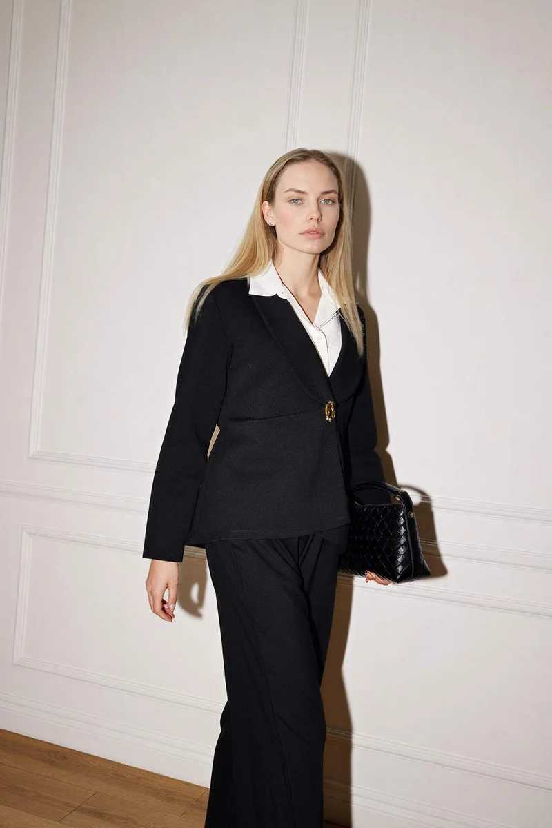 ديفاكتو Asymmetric V-Neck Pique Cardigan