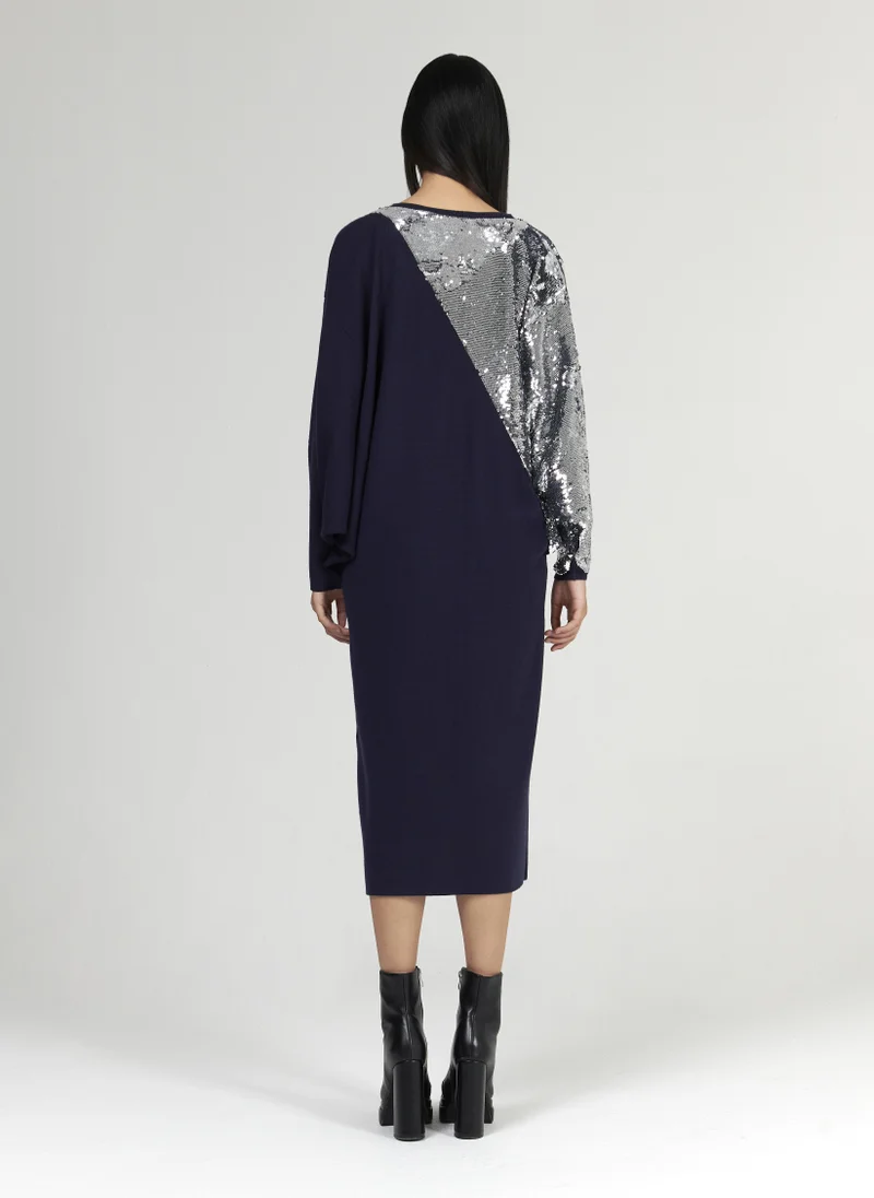 ليم قفطان بأكمام فضفاضة مزيّن بالترتر