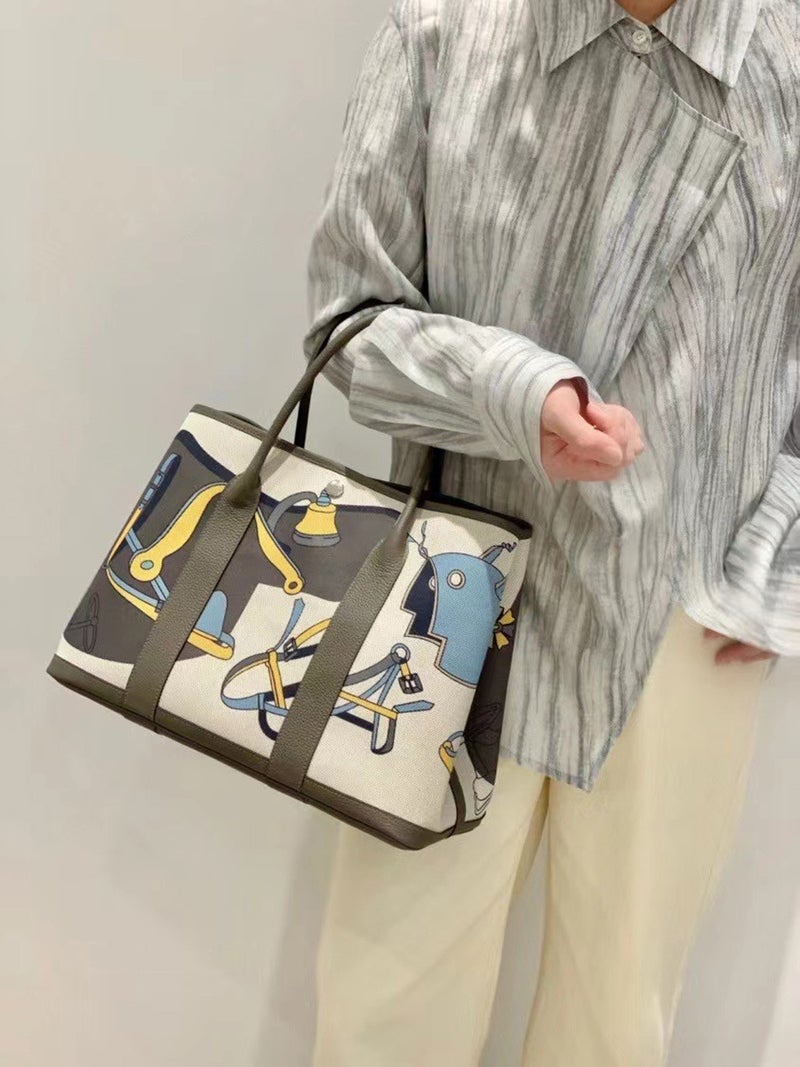 Graffiti Painted Canvas Patchwork Garden Bag Leather Top Layer Cowhide Women'S Handbag - Image 3