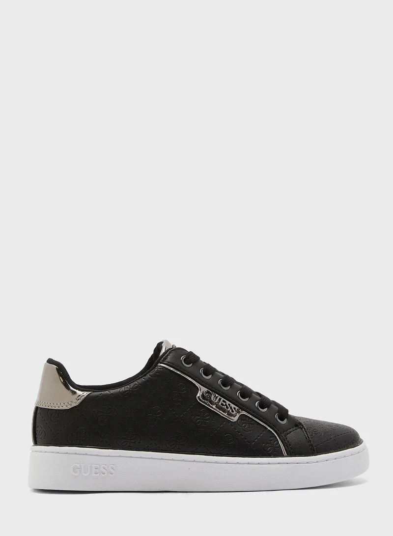 GUESS Banq Low Top Sneaker