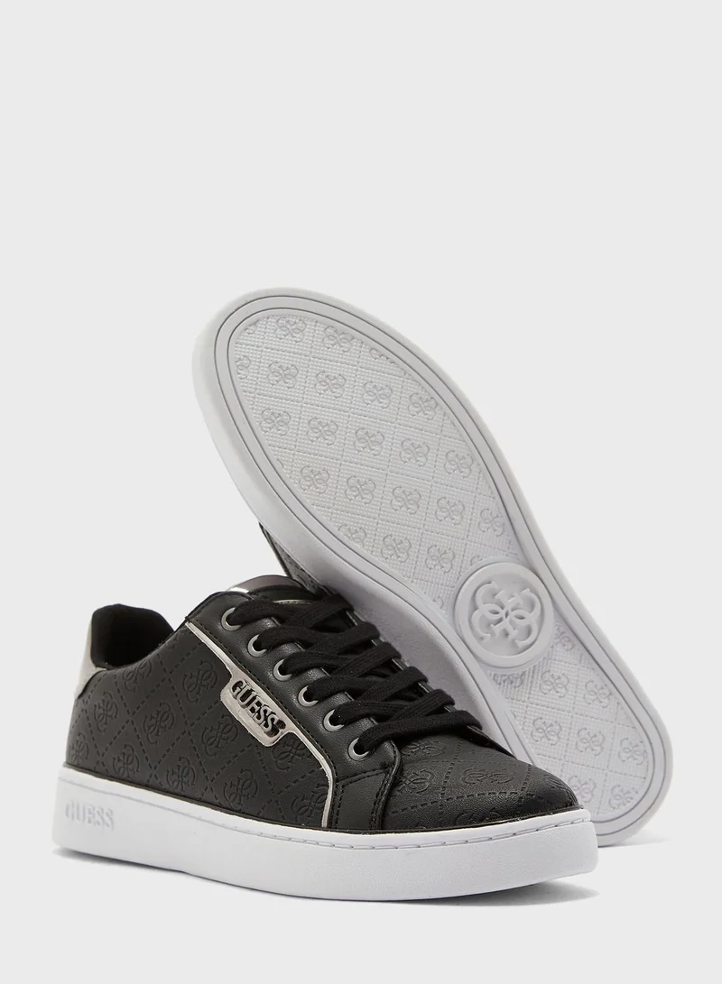 GUESS Banq Low Top Sneaker