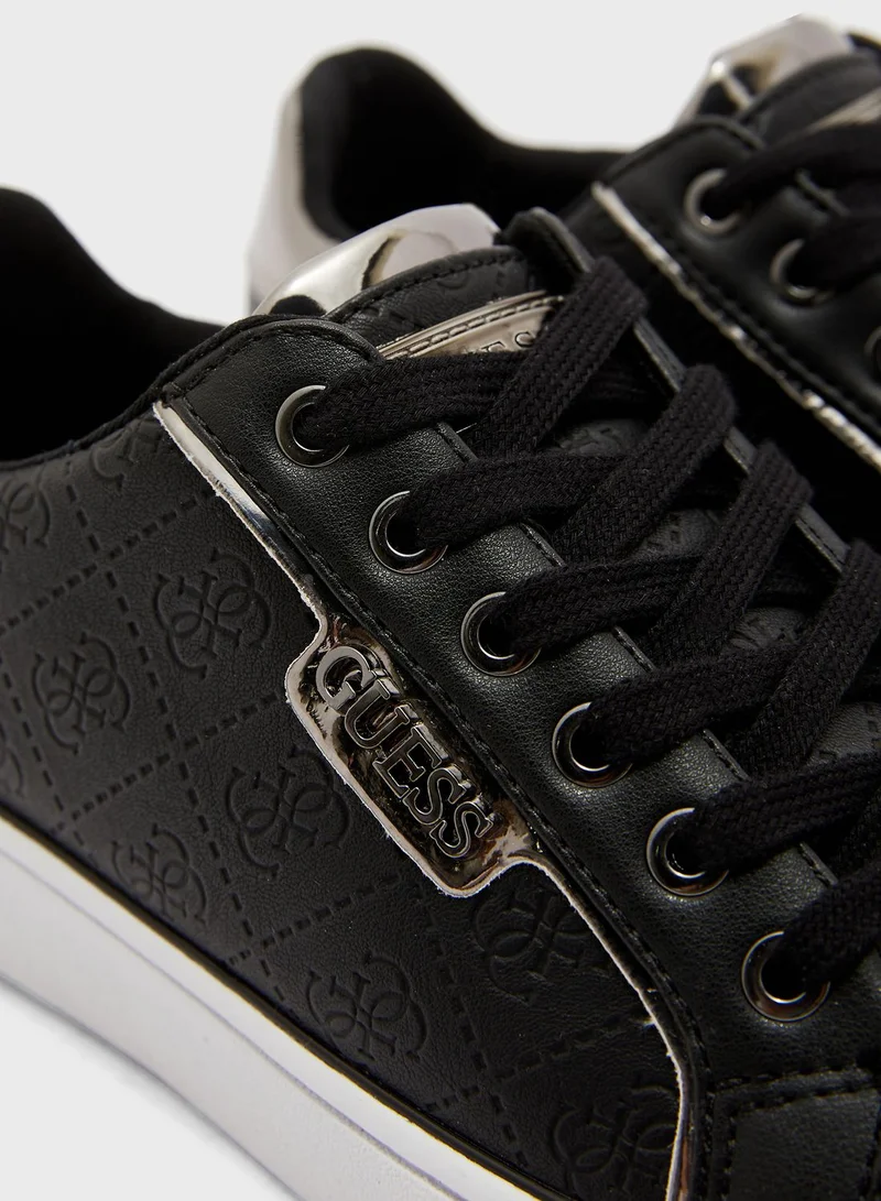 GUESS Banq Low Top Sneaker