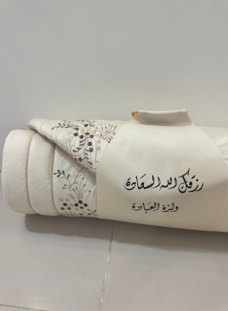 سجادة صلاة اسفنج مبطن مطرز فاخر - Image 1