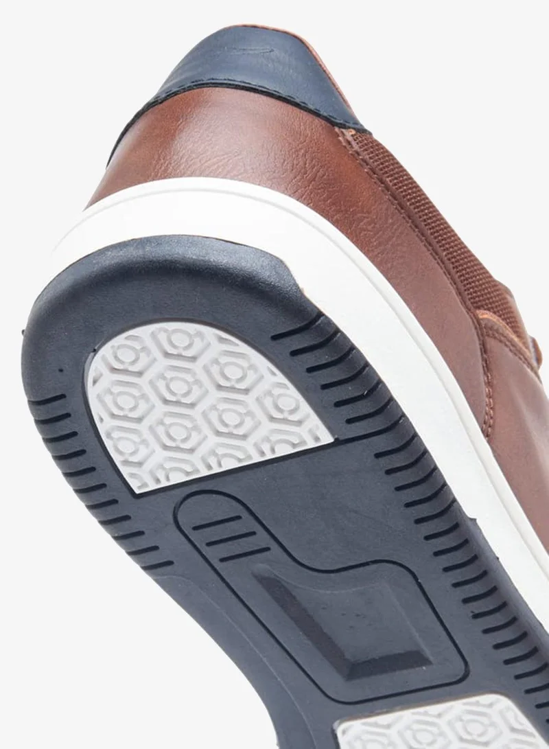 kangaROOS  Men's Logo Detail Sports Shoes with Lace-Up Closure for Men | Best Price UAE