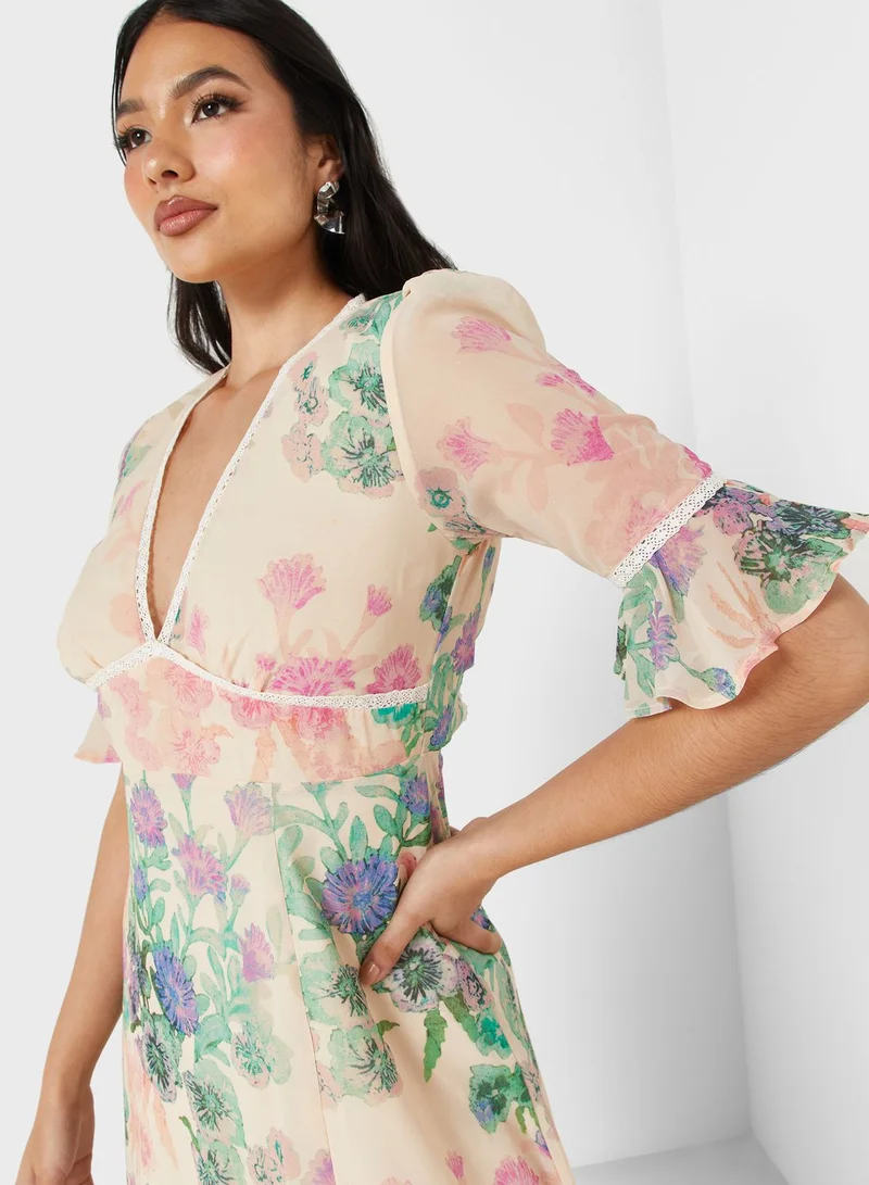 Hope & Ivy Floral Print Cut Out Back Dress