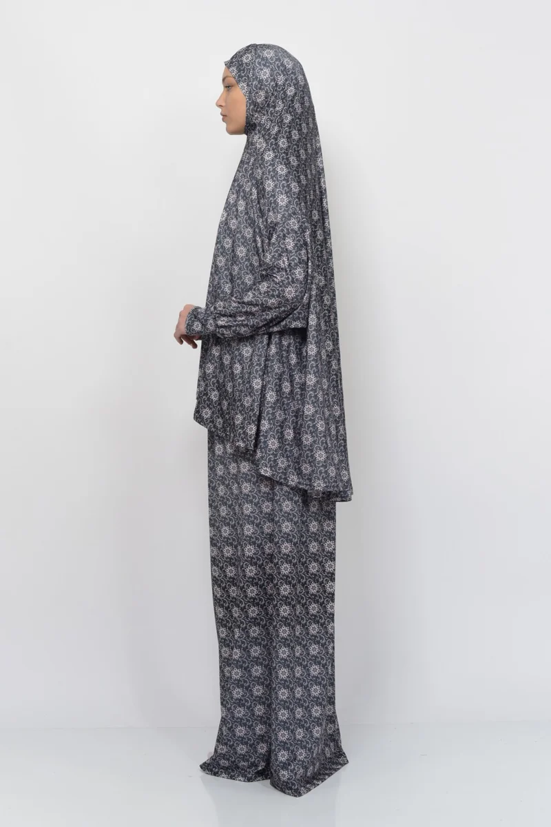 Altobeh Practical Two Piece Sun Patterned Bat Sleeves Lycra Hijab Prayer Dress with Headscarf 992-0308