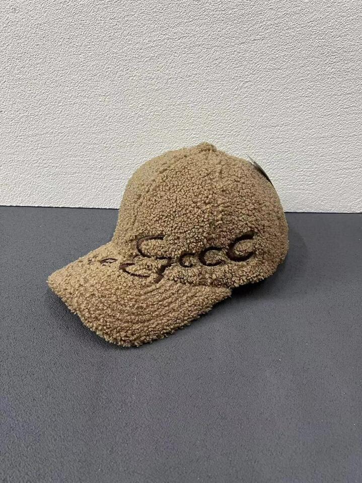 Baseball Cap Men Women Autumn Winter Fleece Curved Brim Korean Trendy Letter Hat - Image 4