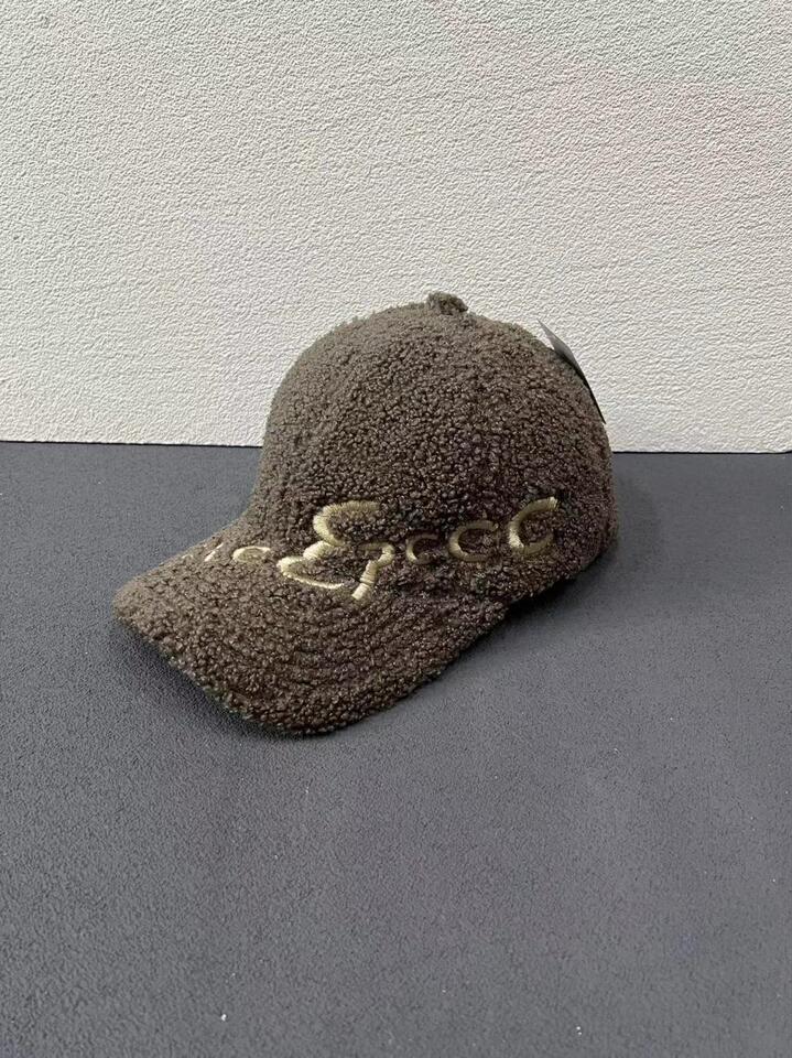 Baseball Cap Men Women Autumn Winter Fleece Curved Brim Korean Trendy Letter Hat - Image 3