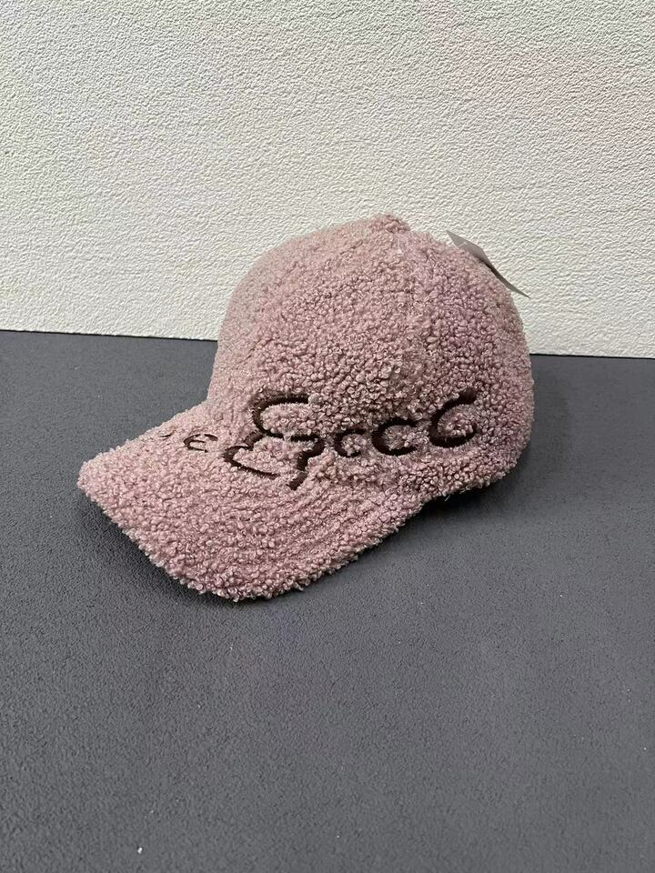 Baseball Cap Men Women Autumn Winter Fleece Curved Brim Korean Trendy Letter Hat - Image 1