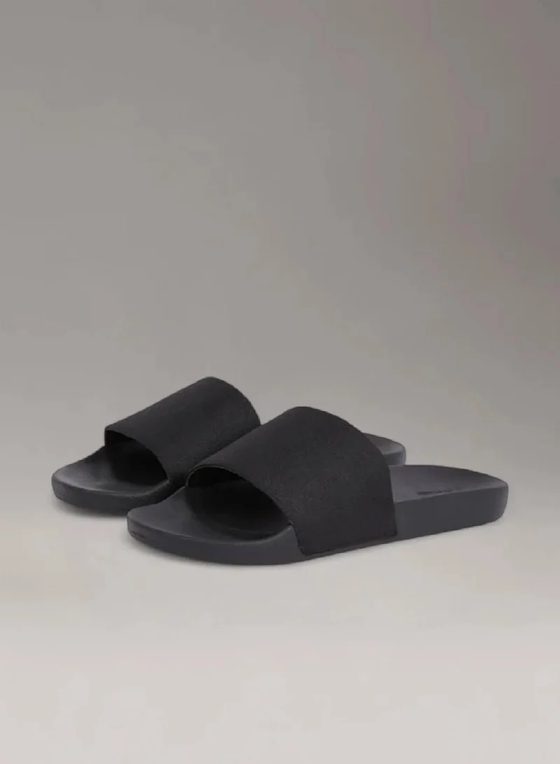 كالفن كلاين شبشب لحوض السباحة