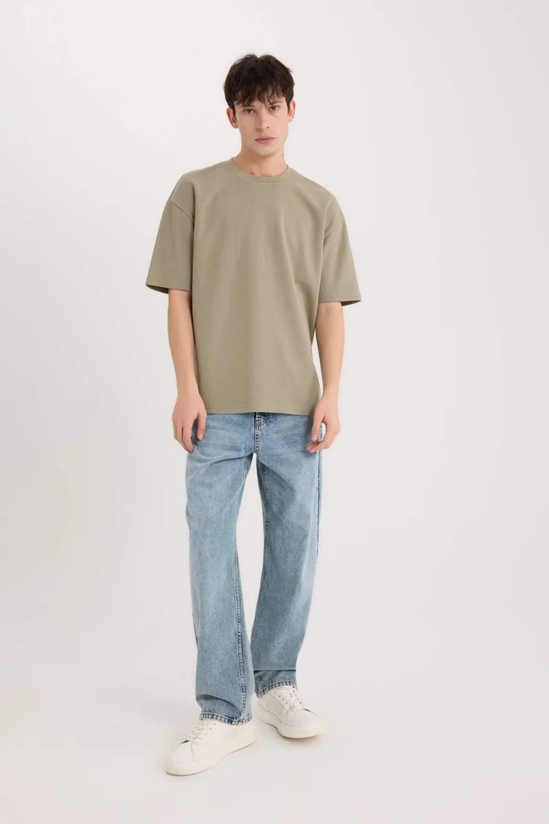 ديفاكتو Oversize Crew Neck Short Sleeve T-Shirt