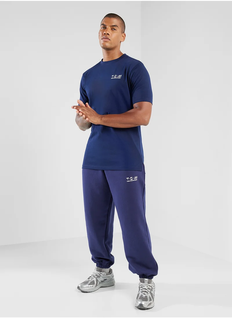 ذا جيفينج موفمنت Regular Fitted T-Shirt