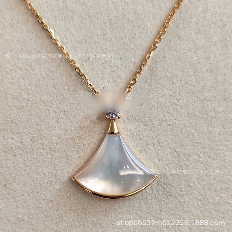 Baojia Small Fan Necklace - 18K Rose Gold, White Mother-of-Pearl & Red Chalcedony, Geometric Design, Lightweight Luxury