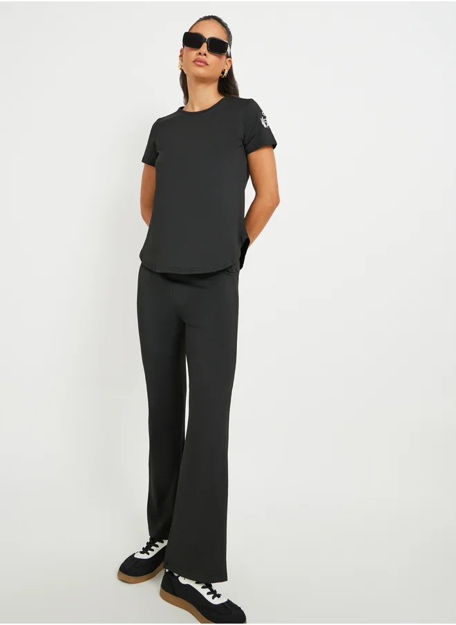 ستايلي Embroidered Detail Short Sleeve T-Shirt and Pants Co-Ords