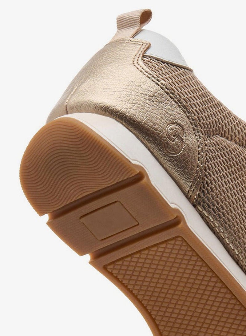 سيليست سنيكرز نسائي بتفاصيل شعار وإغلاق برباط - Image 5