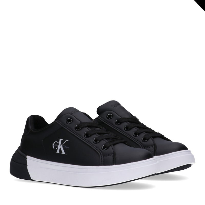 كالفن كلاين جينز حذاء رياضي دانتيل قصير برباط - Image 2