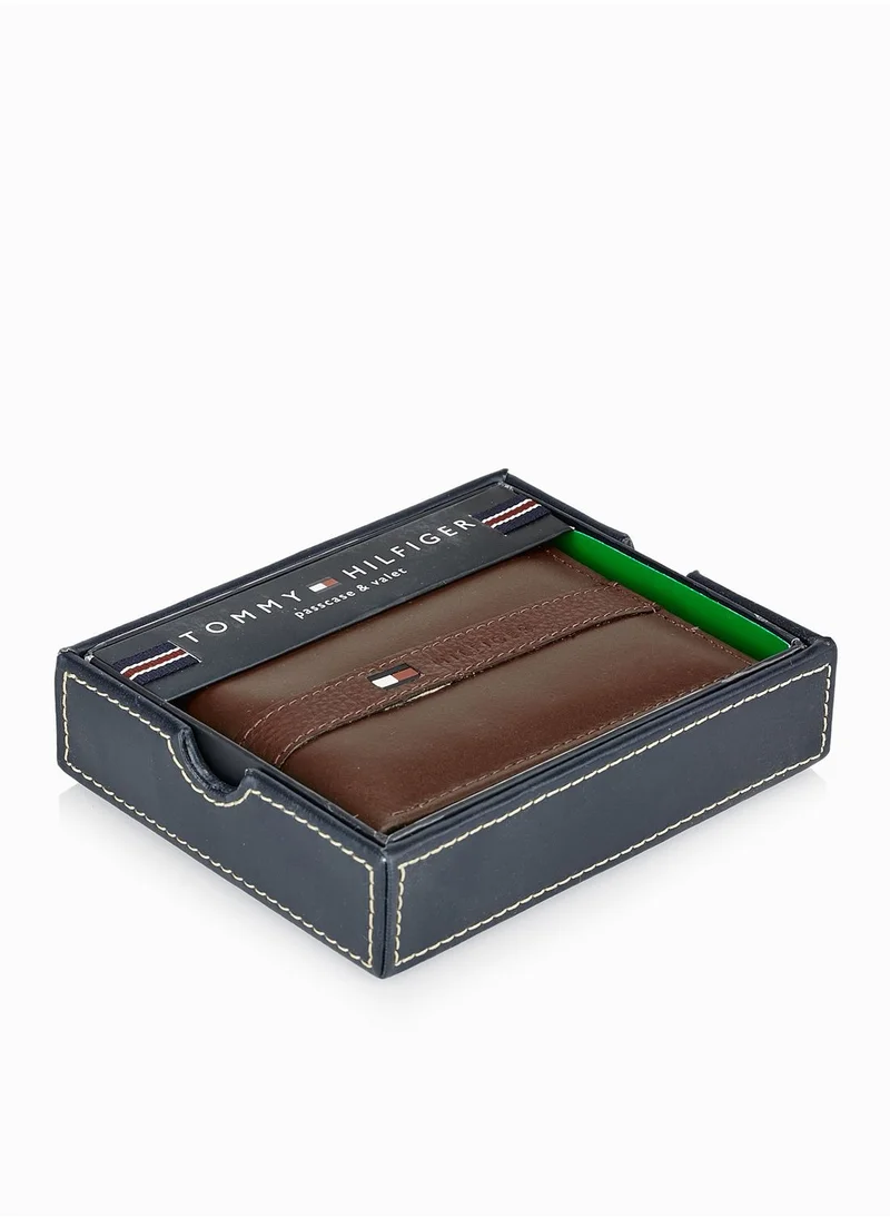 TOMMY HILFIGER Passcase Billfold Wallet + Cardholder