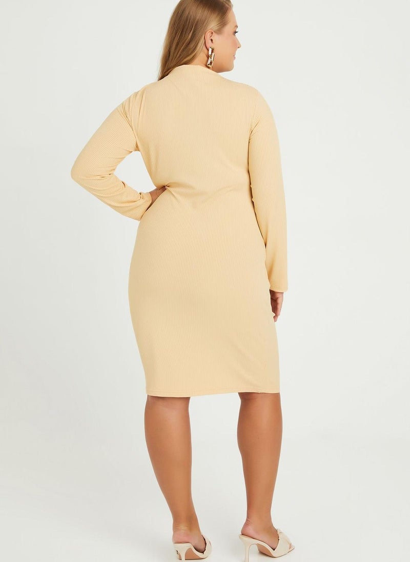 ستايلي فستان مزموم بياقة مرتفعة - Image 2