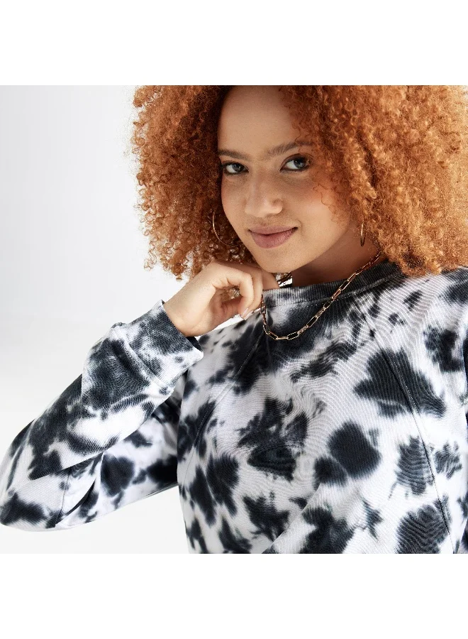 Splash FAV All-Over Graphic Print Sweatshirt with Crew Neck and Raglan Sleeves