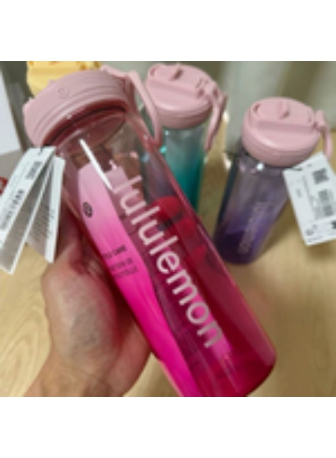 زجاجة ماء Lululemon Tritan الرياضة 650ml BPA مجانية واضحة ماكرون كأس شفاف بنقرة واحدة فليب غطاء مضاد للتسرب المحمول حمل مقبض صالة رياضية اليوغا في الهواء الطلق السفر قنينة الشرب متعددة الألوان الباستيل
