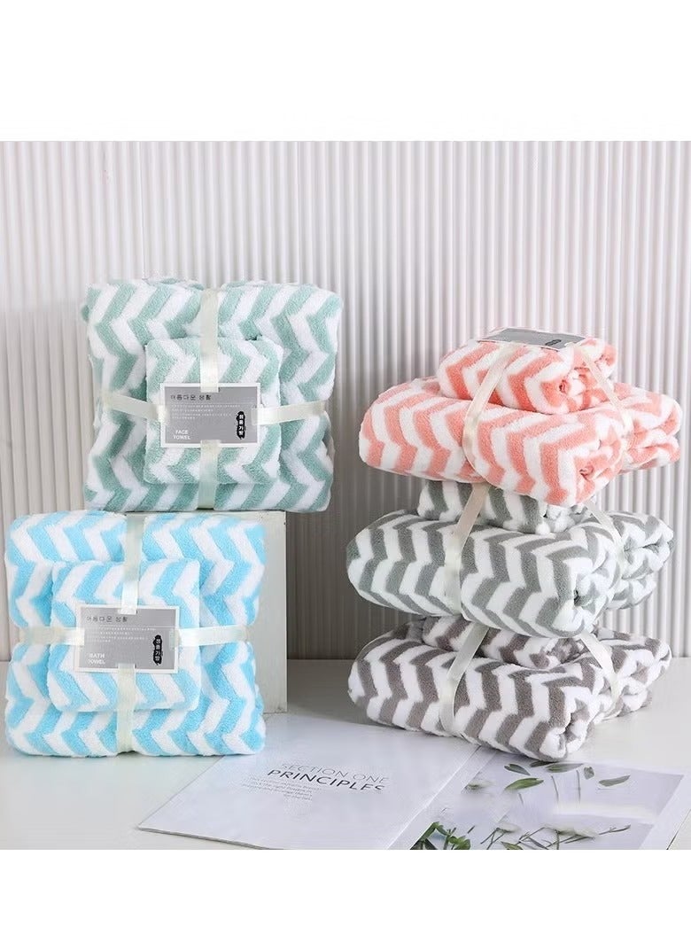 2 different sized, multi-colored towels - Image 2