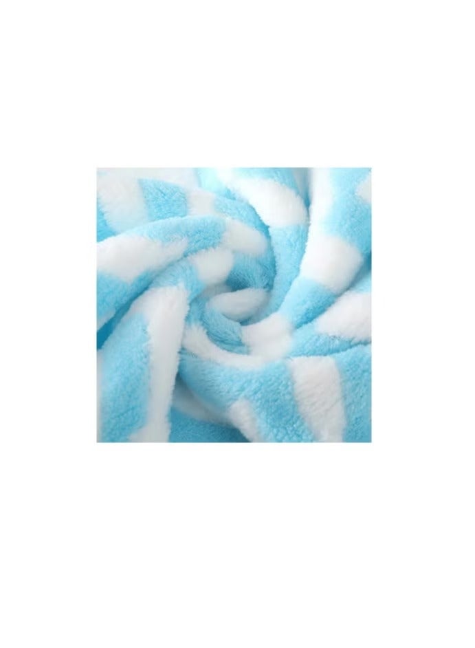 2 different sized, multi-colored towels - Image 4