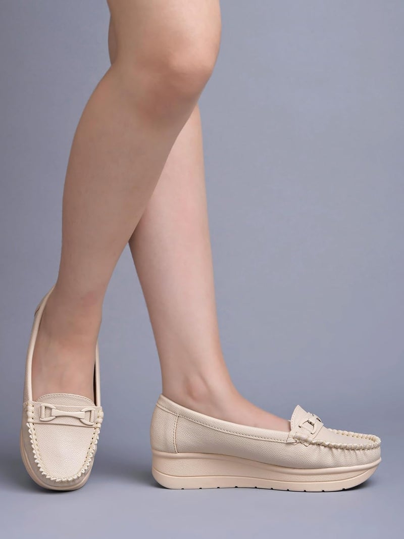 Shoetopia صنادل شوتوبيا النسائية المسطحة - تصميم أنيق مع حزام خلفي قابل للانزلاق || تصميم قوس، أحذية مريحة غير رسمية وحفلات - Image 2