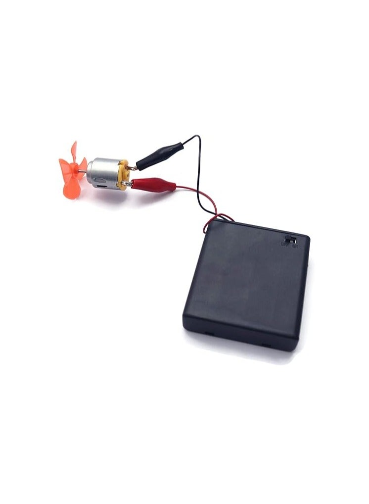 KNP 4xAA Battery Holder with a cover and built in power switch is a versatile and convenient battery storage solution It is designed to hold four AA batteries delivering a total output of 6V 1.5V per battery in series to power a wide range of devices and projects.