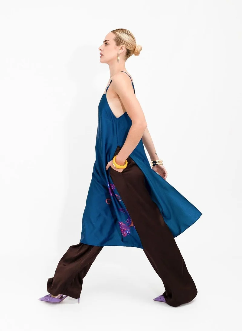 جانارا جونز Blue Koi Fish Satin Linda Cami Top