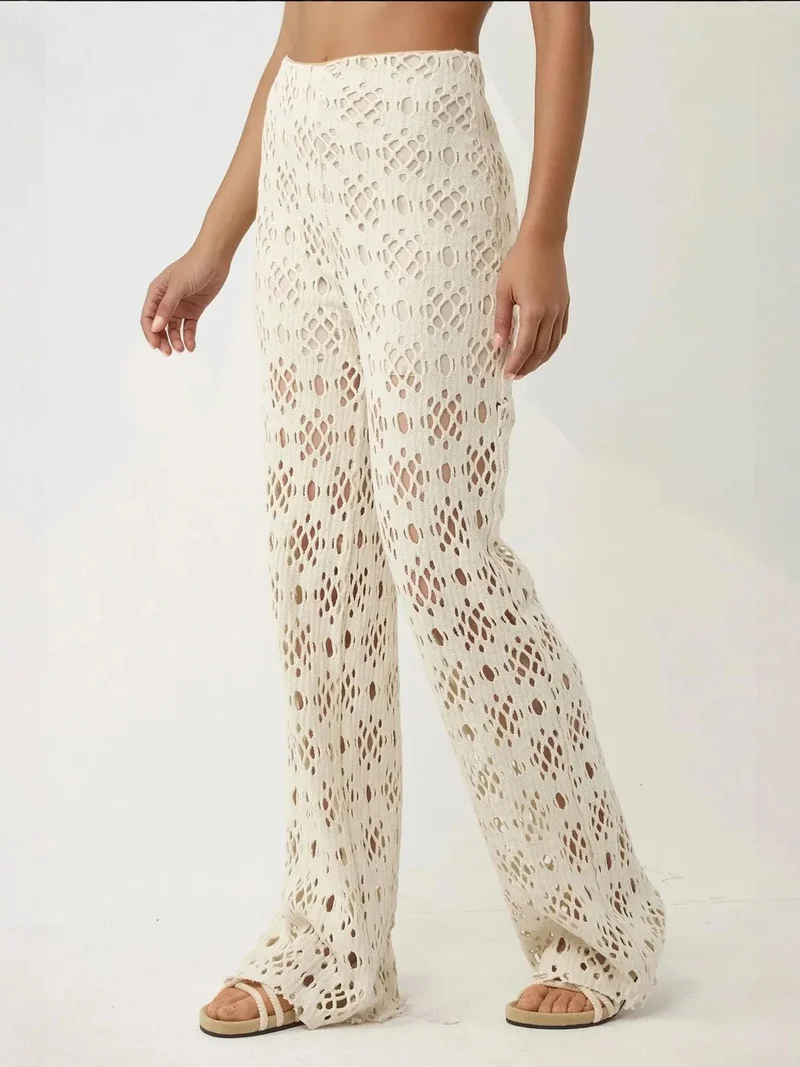 هيكاب بنطلون واسع بتفاصيل مقصوصة من مجموعة بيكا