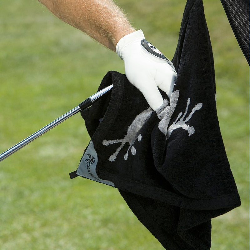 Frogger Amphibian Golf Towel with Wet and Dry Technology, Pink - Golf Bag Accessory for Men and Women with Carabiner Clip - Image 2