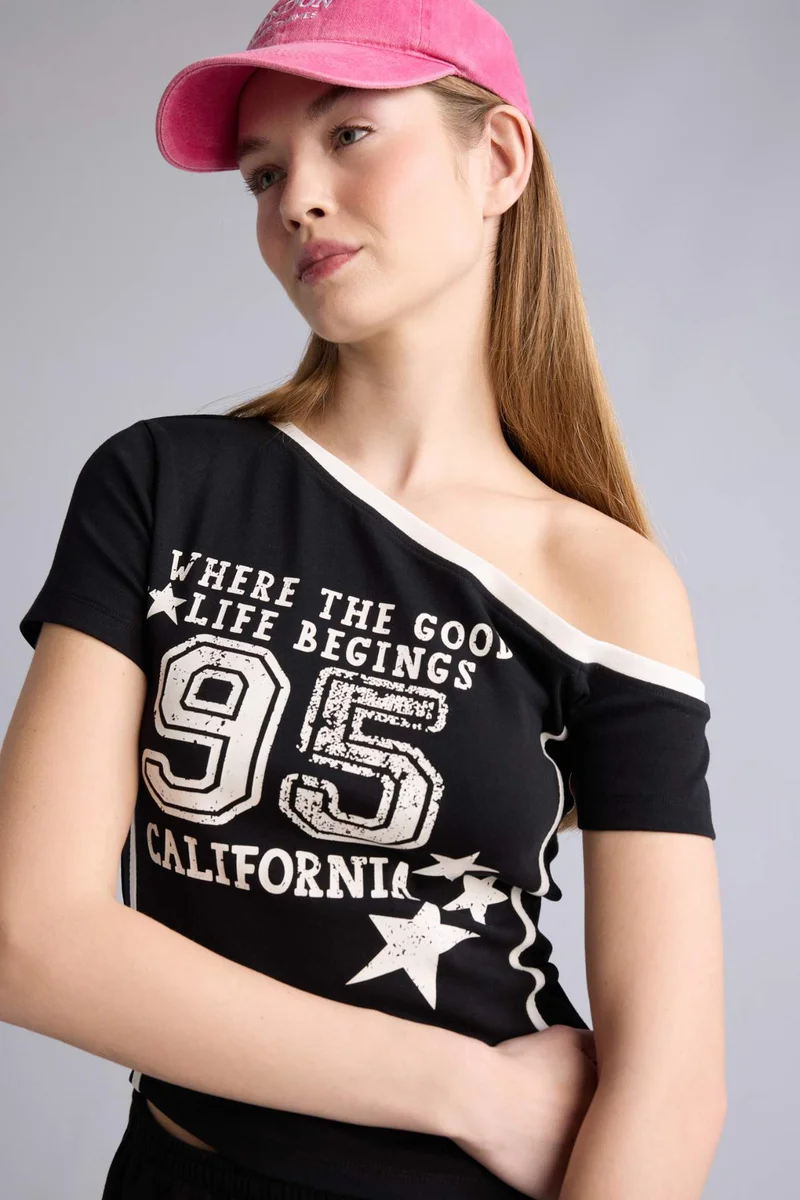 ديفاكتو Crop Top Boat Collar Printed Ribana Short Sleeve T-Shirt