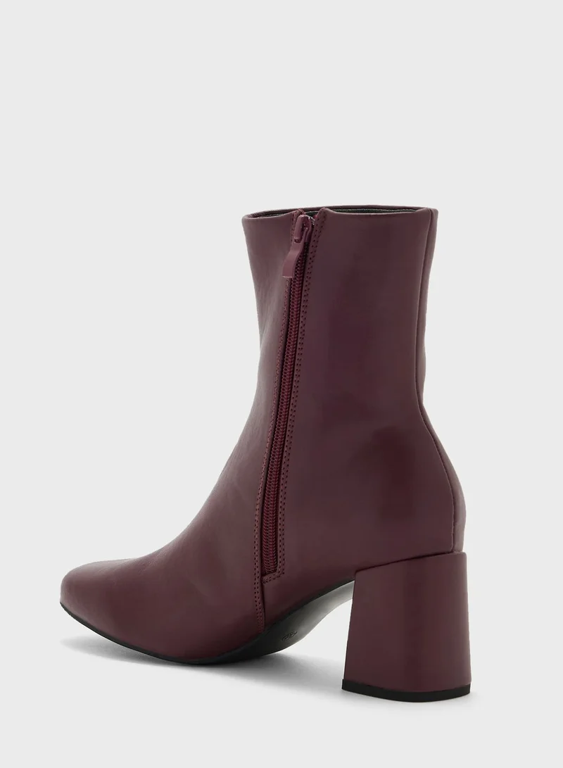 جينجر Block Heel Croc Effect Boot