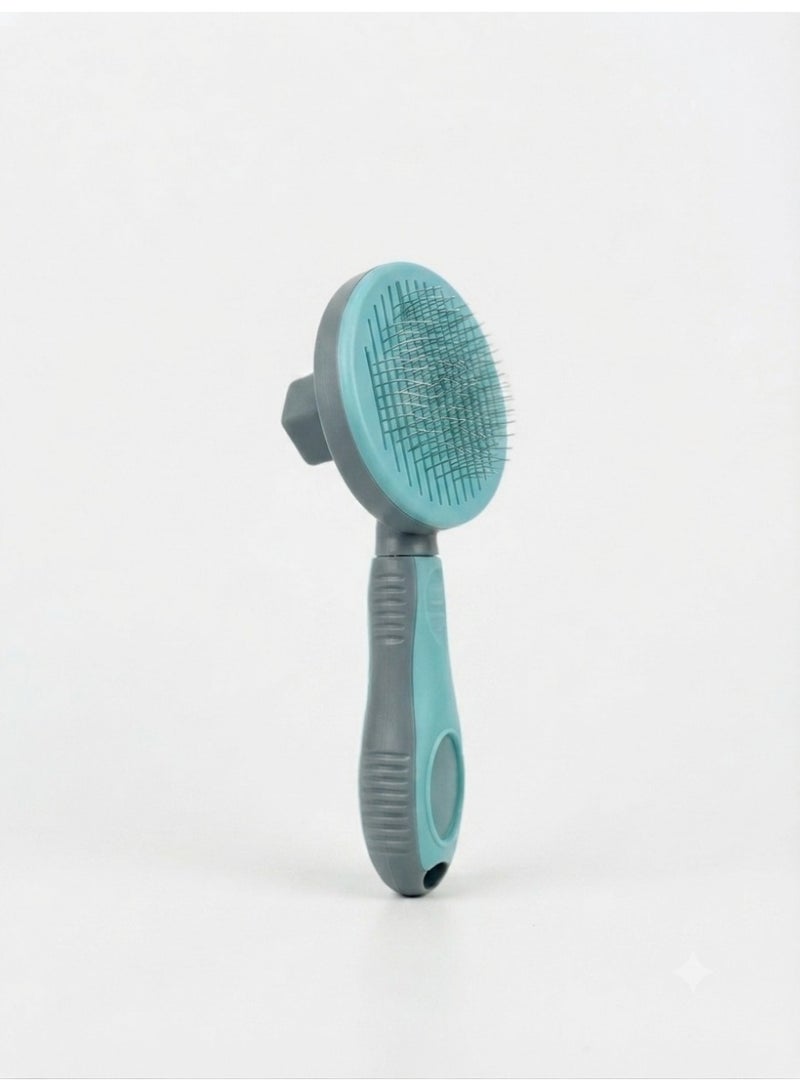 فرشاة تمشيط وإزالة شعر القطط والكلاب، مشط ستانلس ستيل للعناية بالفرو وفك التشابك، زر تنظيف ذاتي، مناسبة للحيوانات الأليفة، لون أزرق ورمادي - Image 1