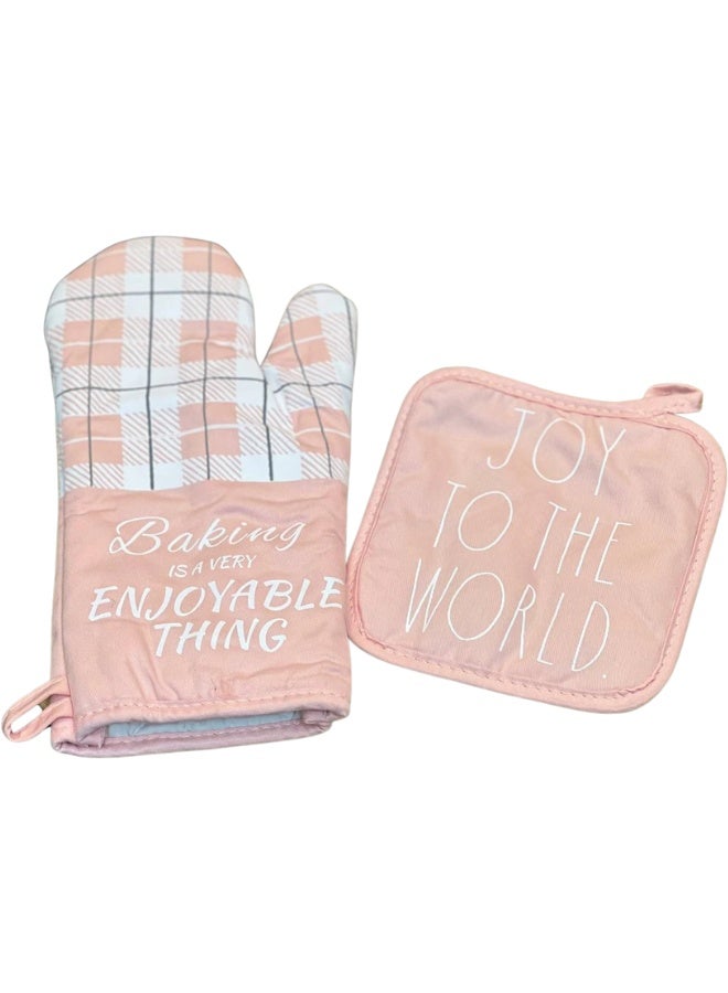 طقم قفاز فرن وماسك قدر قطن 100% (2 قطعة) – قفاز مطبخ مقاوم للحرارة العالية (حتى 500 فهرنهايت) ومضاد للانزلاق – قفازات فرن طويلة جداً بنمط مربعات وردي أنيق – مثالية للطبخ، الخبز، والشواء (BBQ). - Image 1