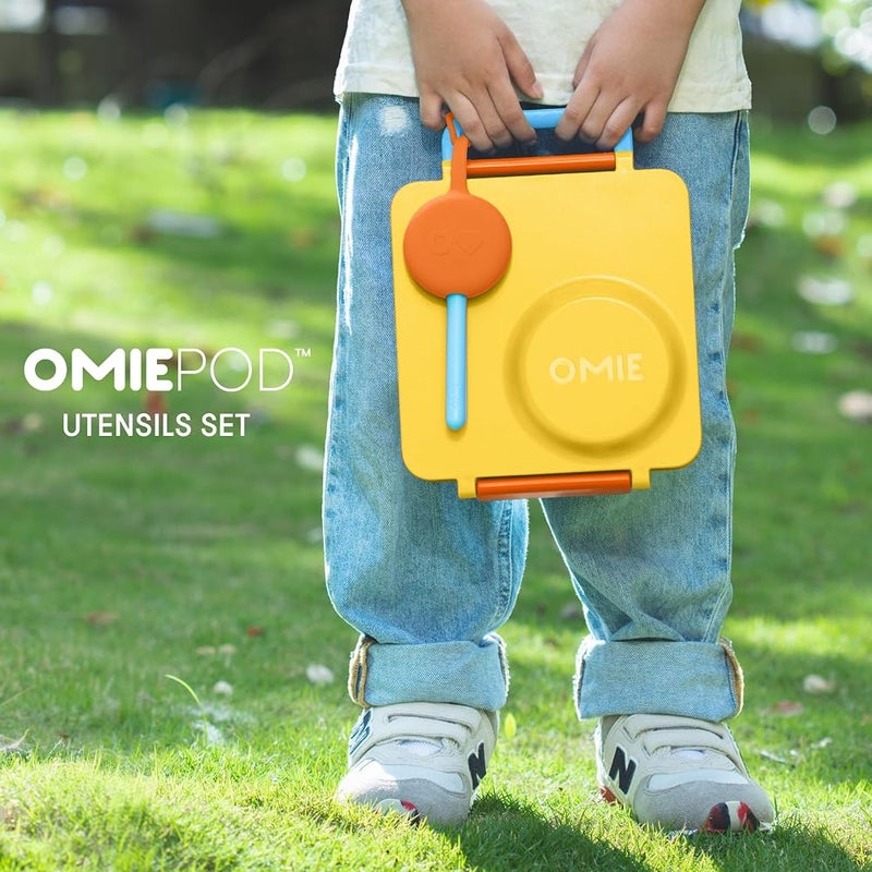 أومي مجموعة أدوات أطفال OmieBox مع حقيبة تخزين – شوكة وملعقة بلاستيكية قابلة لإعادة الاستخدام، لون فضي، مناسبة للأطفال (Sunrise) - Image 2