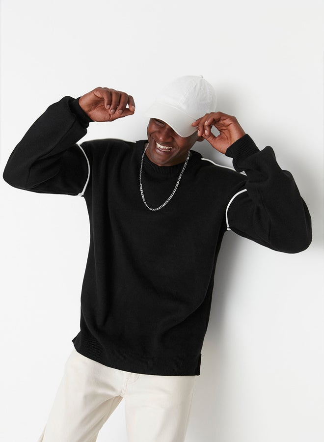 trendyol Black Oversize Crew Neck Piping Detailed Knitwear Sweater - Image 4