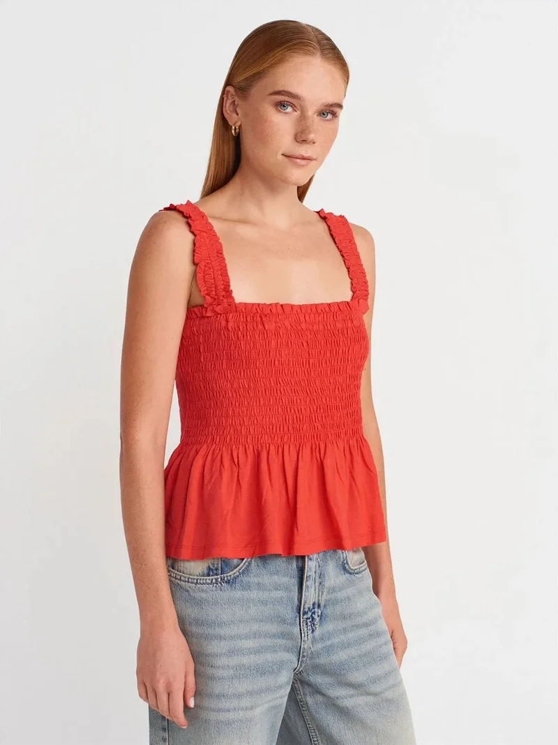 ديلفين Dilvin Square-Neck Frilly Sleeveless Blouse