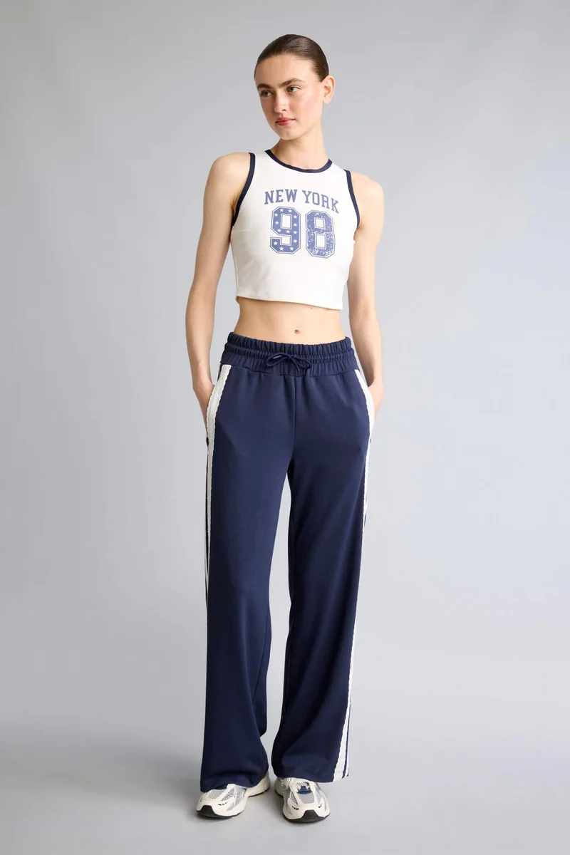 ديفاكتو Straight Fit With Pockets Scuba Fabric Trousers